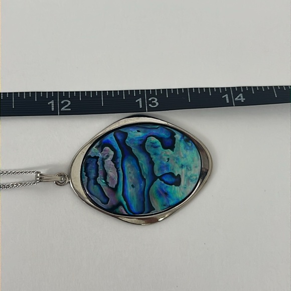 Ariki Paua Shell Palladium Plate Necklace & Pendant from New Zealand - Picture 7 of 9